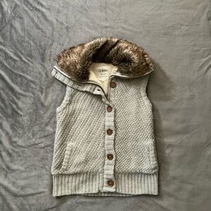 Ci Sono Gray Knit Sleeveless Vest; Sherpa lined w/ Brown Faux Fur Trim